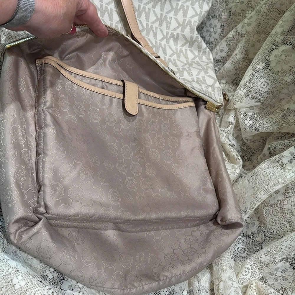 Michael Michael Kors Jet Set Beige Monogram Tote and Crossbody 16 X 13 X 5 - Picture 11 of 15